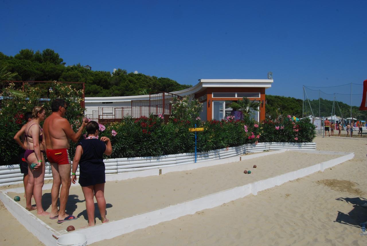 Hotel Astor Alba Adriatica Exteriör bild